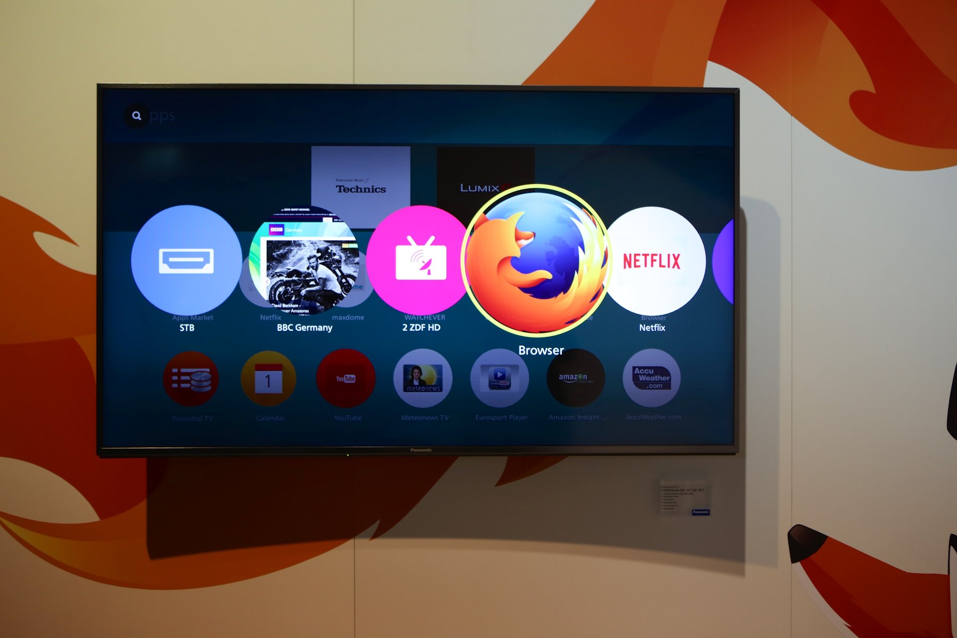 … und die neuen Geräte laufen nun komplett auf dem Betriebssystem Firefox OS, was vor allem in der Programmierung von Applikationen völlige neue Wege eröffnet, denn Firefox OS ist HTML5 basiert und lässt so den Entwicklern einen grösseren Spielraum.